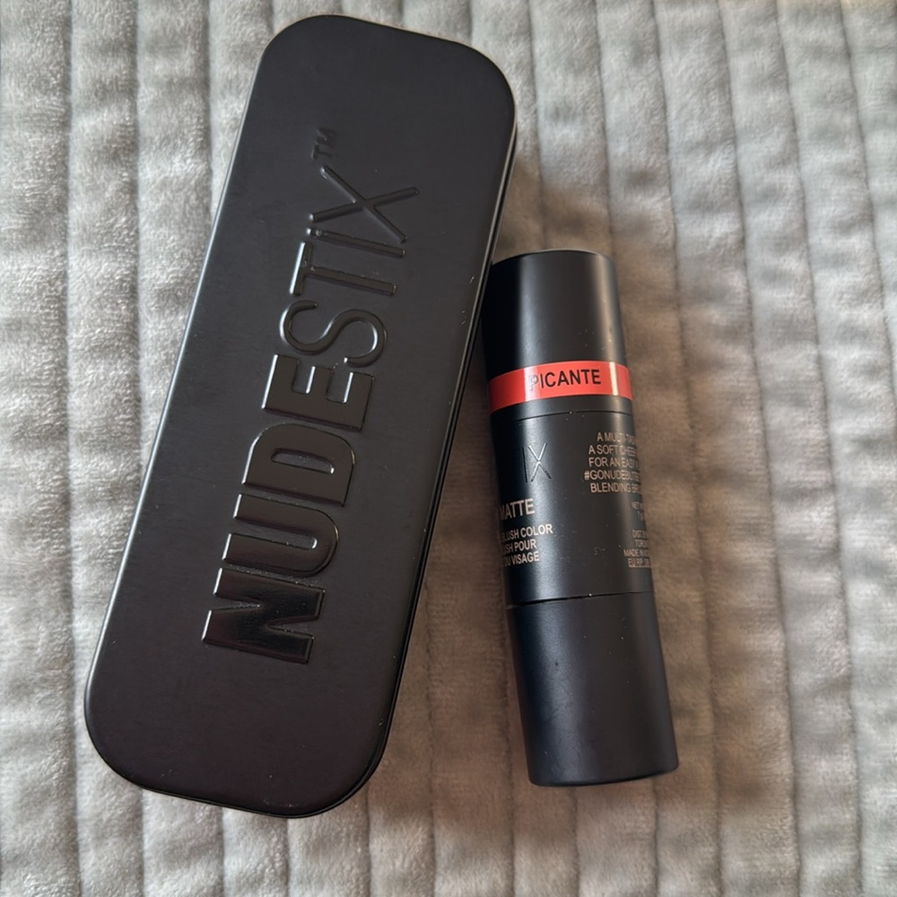 NUDESTIX Nudies Matte Blush in Picante
